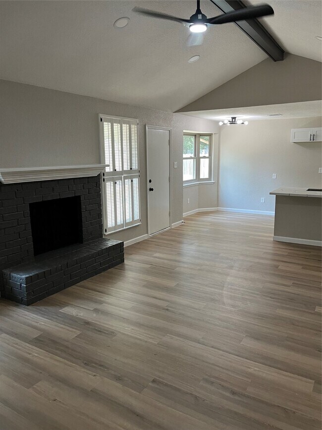 Building Photo - 2115 Blindlake Dr