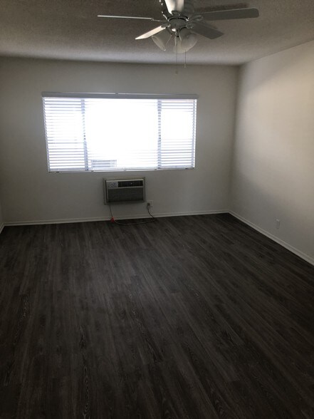 Building Photo - 5942 Malabar St