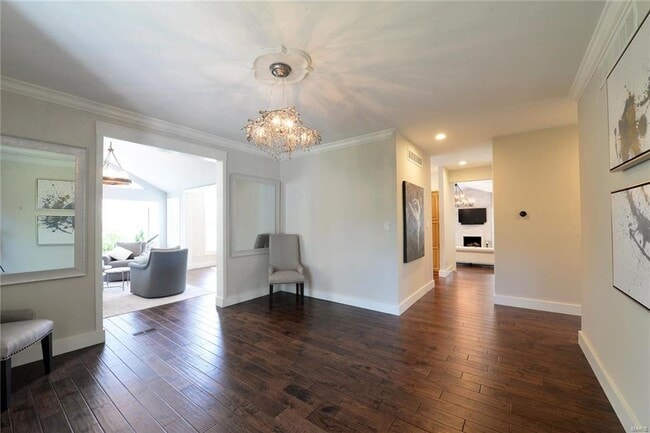 Building Photo - 1306 S Geyer Rd