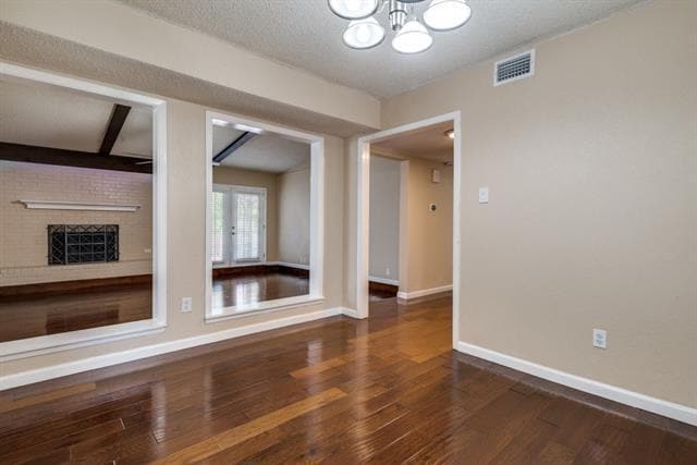Building Photo - 2625 Briar Hill Dr