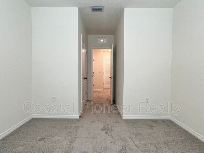 Building Photo - 5334 Dragonfly Dr