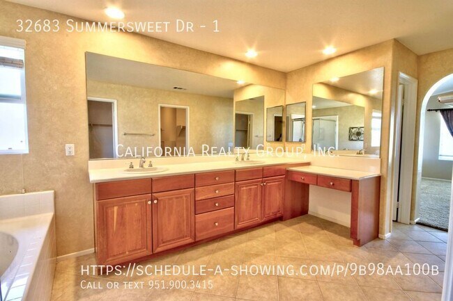 Building Photo - 32683 Summersweet Dr