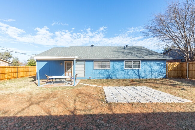 Building Photo - 5701 Quail Run St