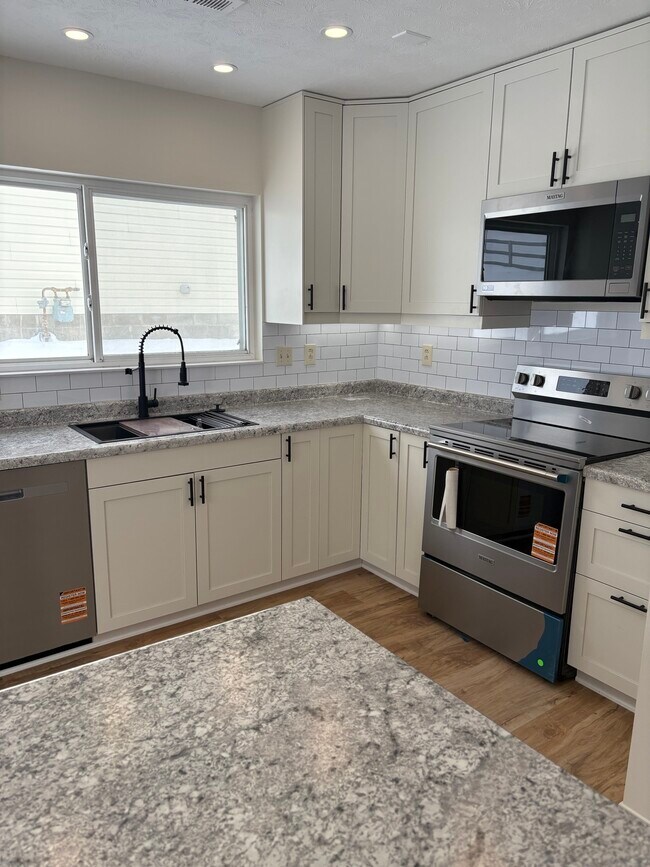 Building Photo - 1133 Reveres Run