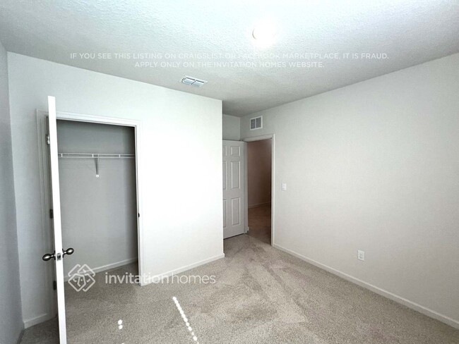 Building Photo - 542 SW Prima Vista Blvd