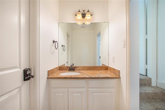 Building Photo - 4501 Redwood Ct
