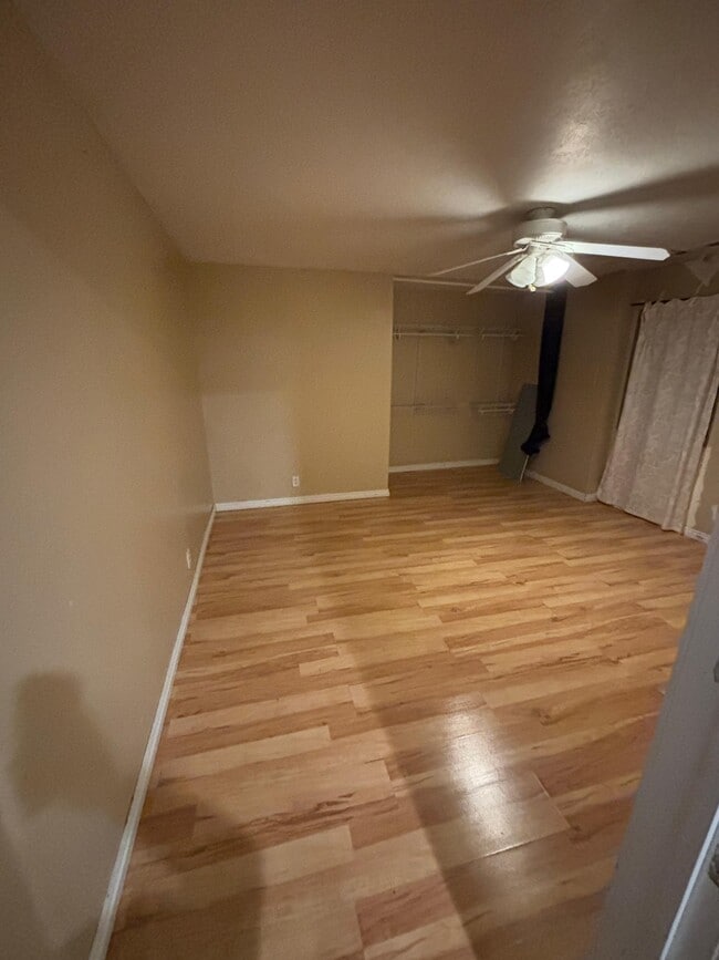 Building Photo - 2350 S 385 W