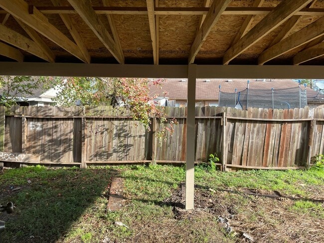 Building Photo - 3bd 1.5 bath 1 car garage home near Hiram Clarke and 2234