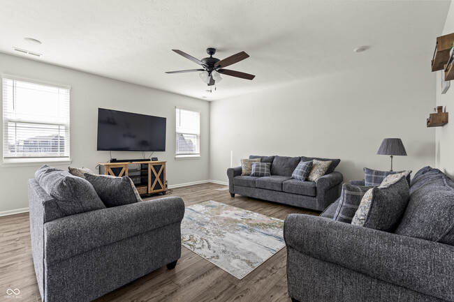 Building Photo - 1399 Hat Band St