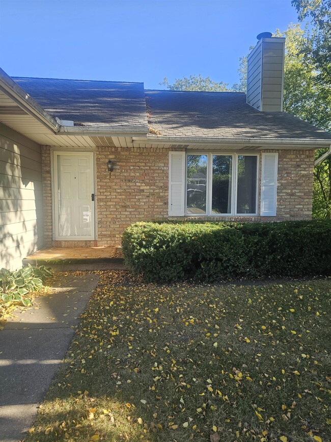 Building Photo - 2674 Norwich St