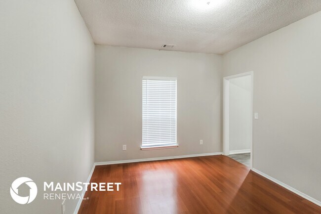 Building Photo - 2031 Great Oaks Ct