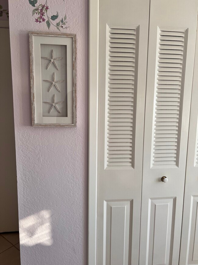 Building Photo - 255 Dolphin Point