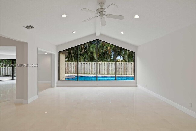 Building Photo - 8881 N Lake Dasha Dr