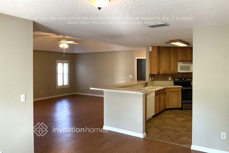 Building Photo - 521 Sparrow Branch Cir