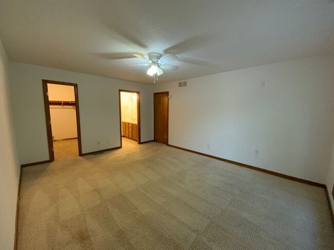 Building Photo - 203-203 Briarcrest Ct