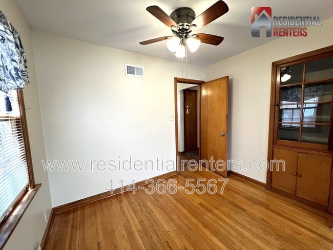 Building Photo - 515 N 65th St