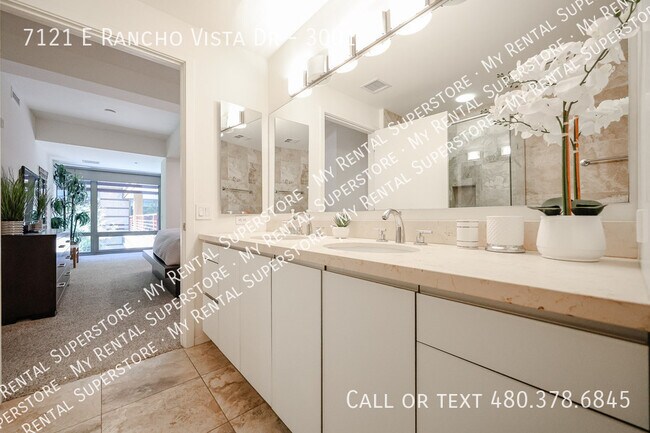 Building Photo - 7121 E Rancho Vista Dr