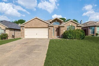 Building Photo - 1800 Black Willow Trail