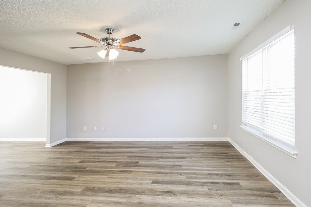 Building Photo - 2749 Fairstone Ave