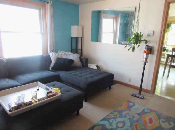 Living room - 805 W Harris St