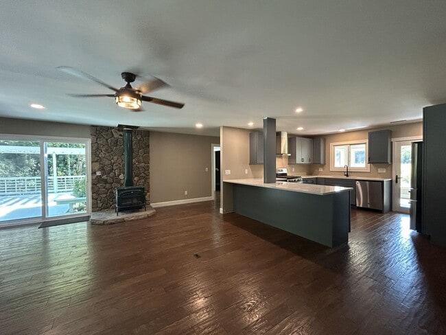 Building Photo - Fully Renovated 3BR/2BA Home with Creek Vi...