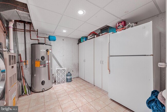 Building Photo - 25921 Largo Ct