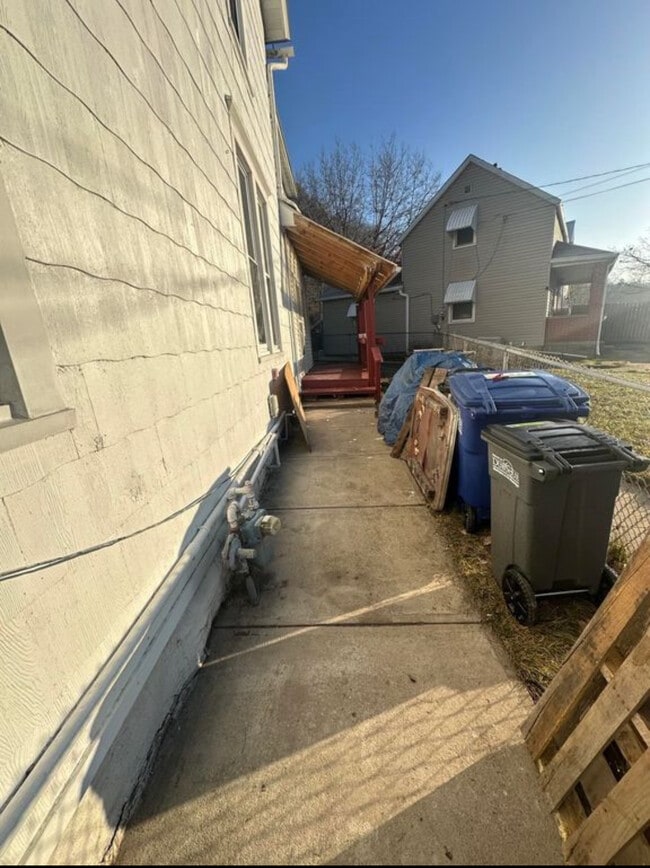 Building Photo - 513 Kaufmann Ave