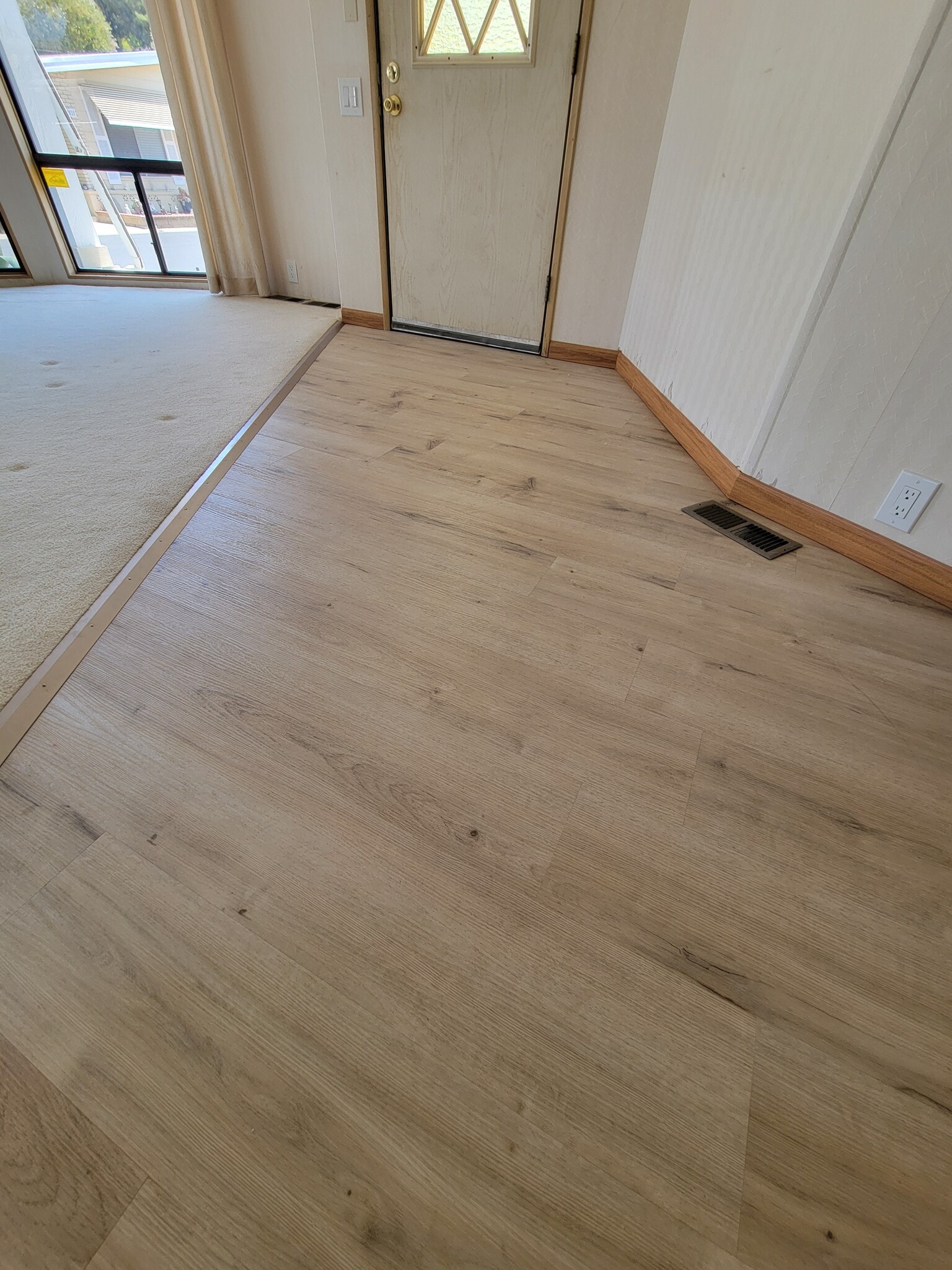 Plank flooring - 18 Tahquitz Ct