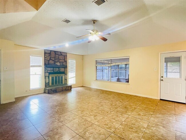 Building Photo - 2503 Radcliffe Dr
