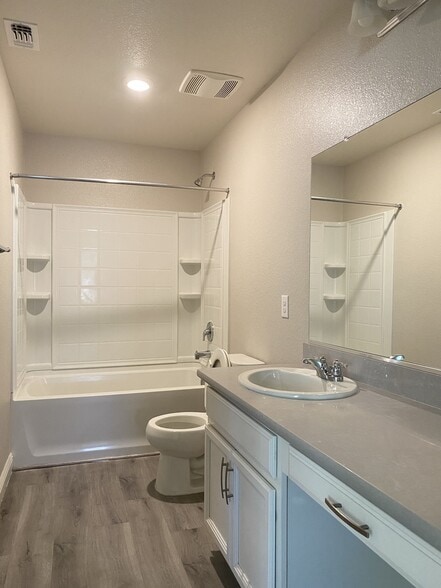 Building Photo - 220 Uccello Way
