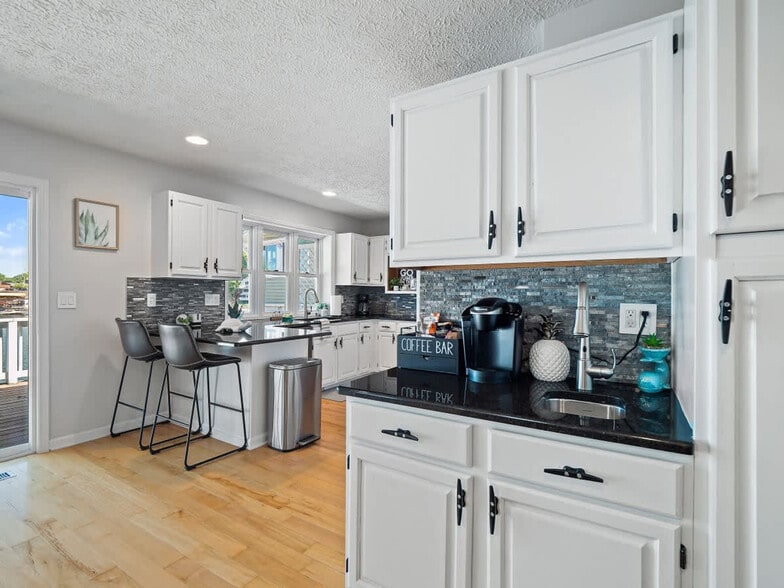 Building Photo - 3581 Mong Ave