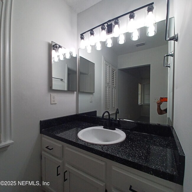 Building Photo - 7775 Mactavish Way S