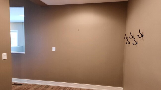 Building Photo - Elevate Your Lifestyle, Stunning 3-Bedroom Loft in Evanston