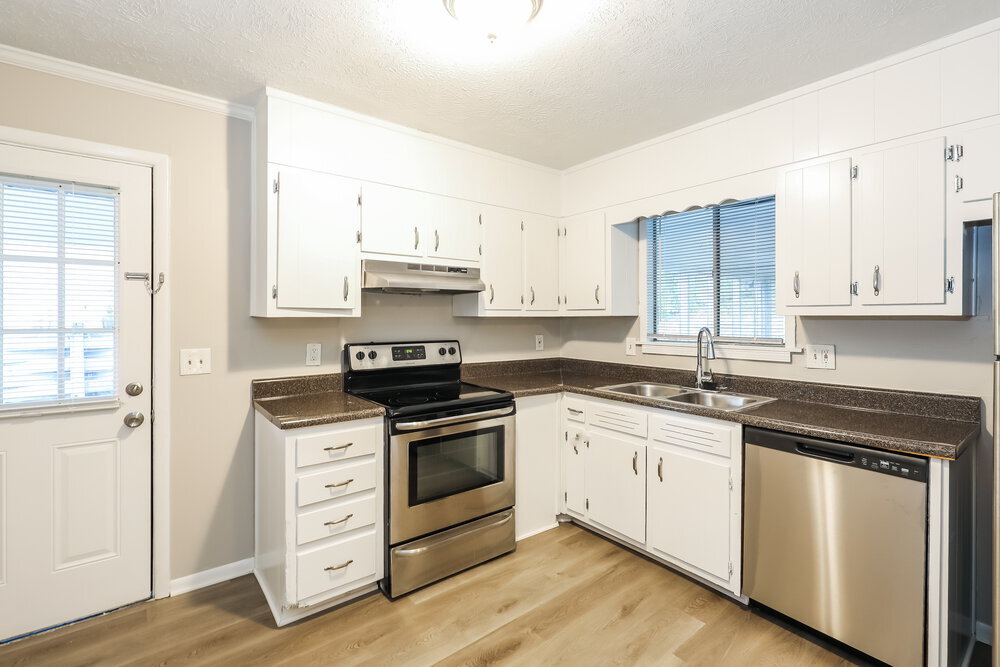 Building Photo - 9105 Homewood Dr