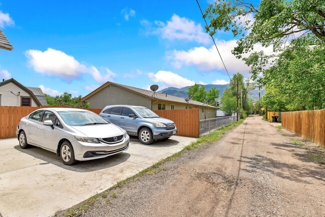 Building Photo - Charming Westside 4 Bedroom Home