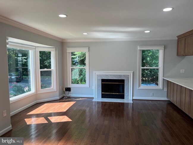 Building Photo - 12149 Salemtown Dr