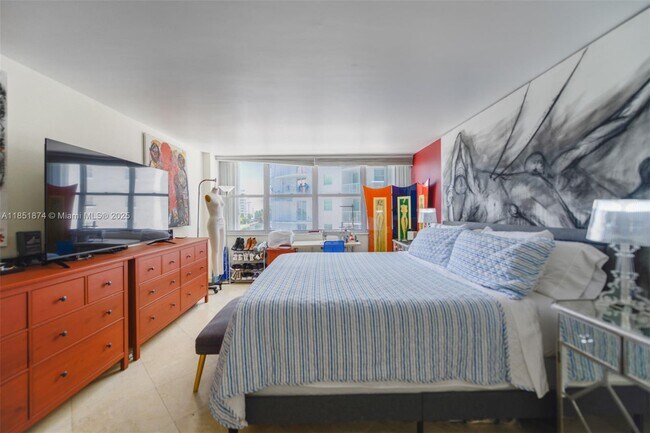 Building Photo - 5838 Collins Ave