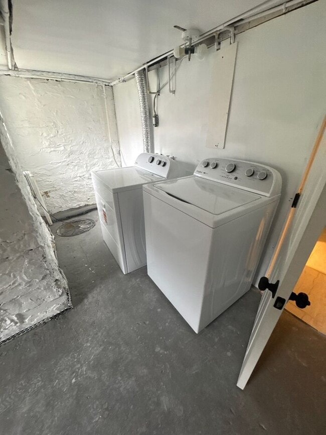 Building Photo - 3 Bedroom, 21206