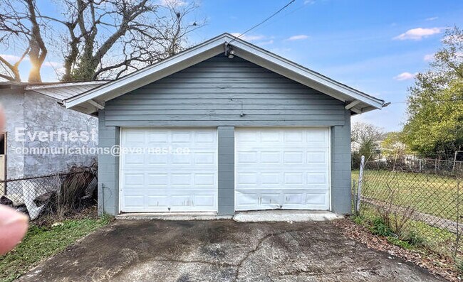 Building Photo - 620 26th St SW