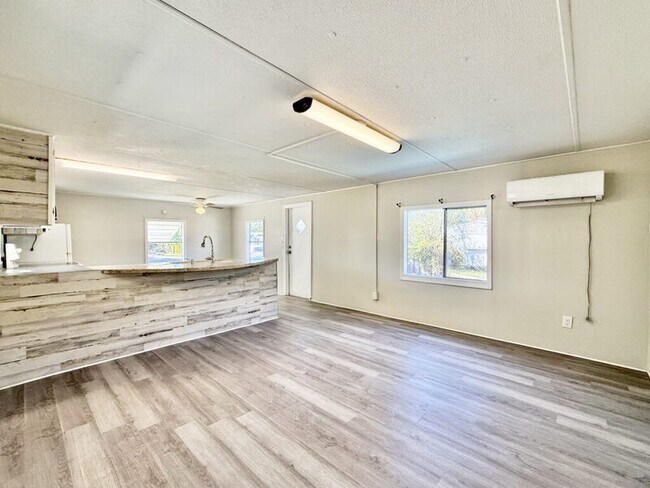 Building Photo - 6519 Sandra Dr