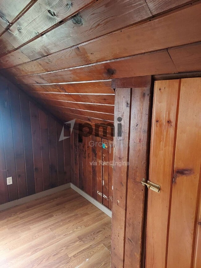 Building Photo - 328 E Kellar Ln