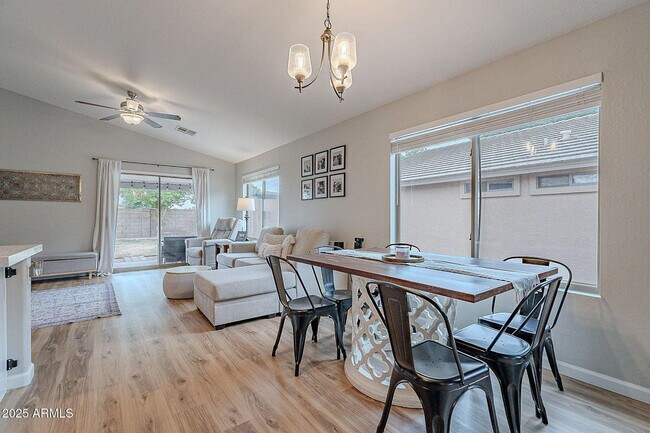 Building Photo - 2574 W Sawtooth Way