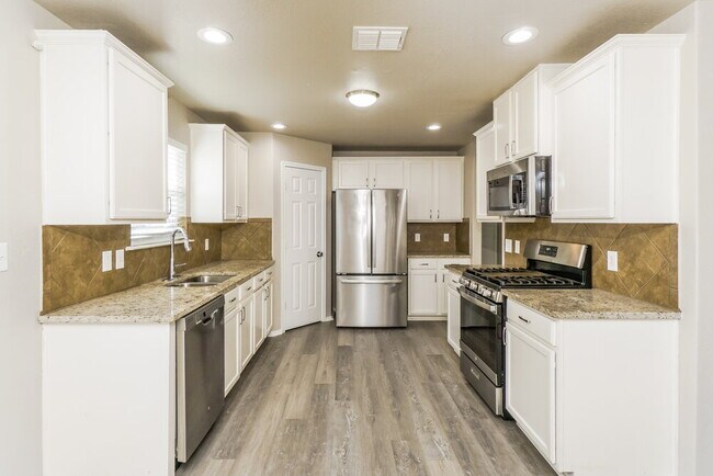 Building Photo - 110 Golden Wren