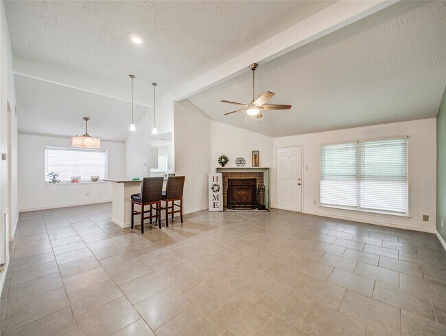 Building Photo - 7114 Buchanan Dr