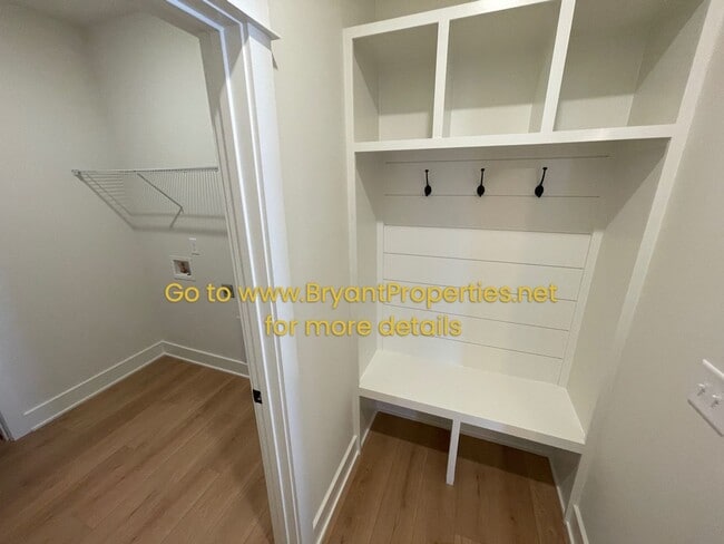 Building Photo - Portland - 3 Bedroom, 2 Baths