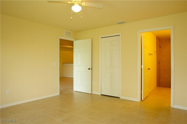 Building Photo - 530 SE 5th Ave