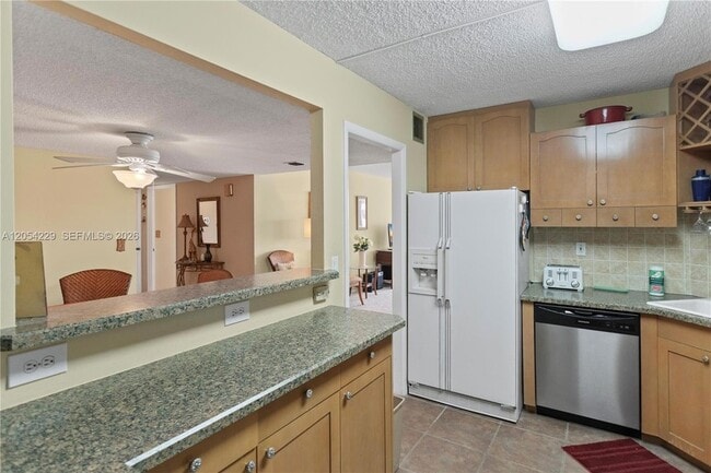 Building Photo - 4020 Galt Ocean Dr