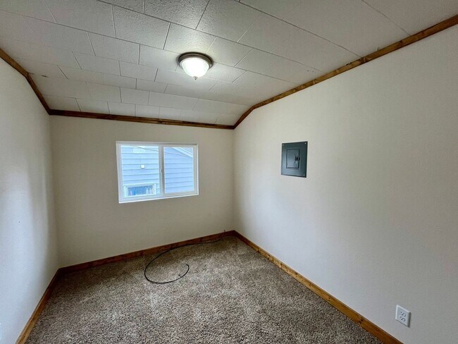 Building Photo - 426 Vaughn St