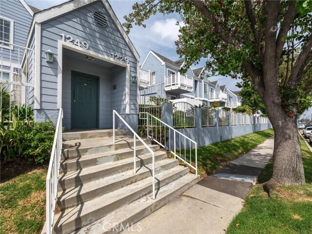 Building Photo - 1229 W 223rd St