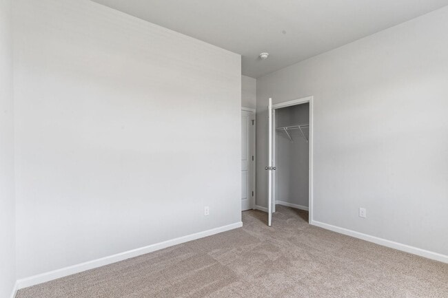 Building Photo - 11 Bonaparte St
